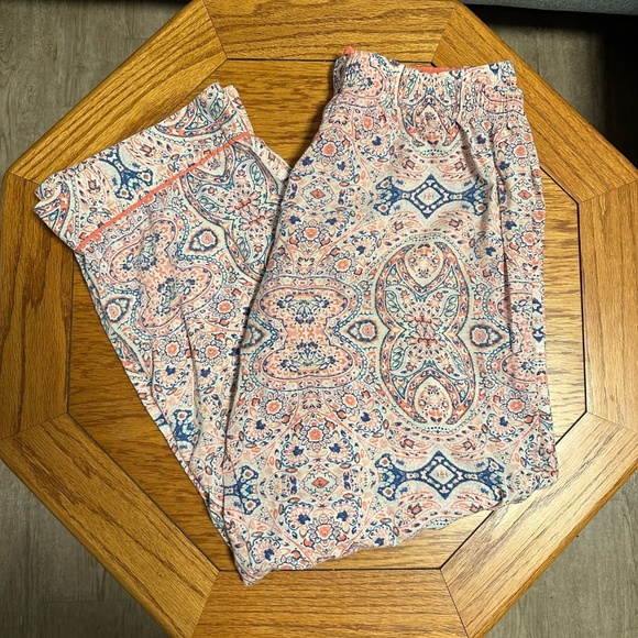 **VICTORIA'S SECRET* Pink x Blue Paisley Sleep Pants Size Medium - Picture 1 of 7
